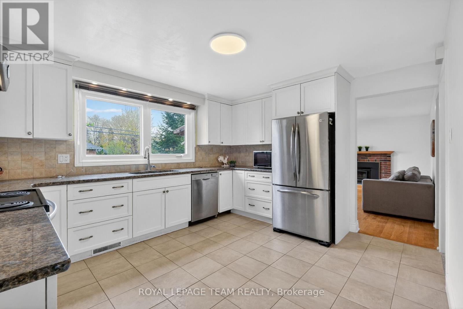 98 CANTER BOULEVARD - 14