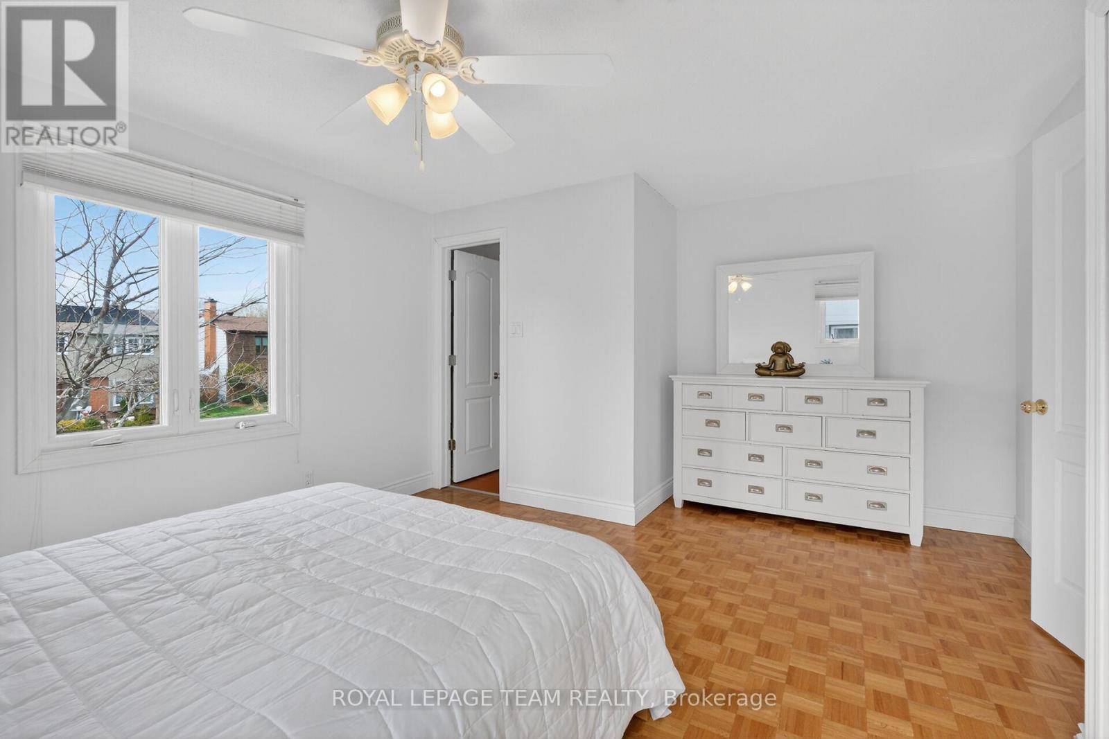 98 CANTER BOULEVARD - 22