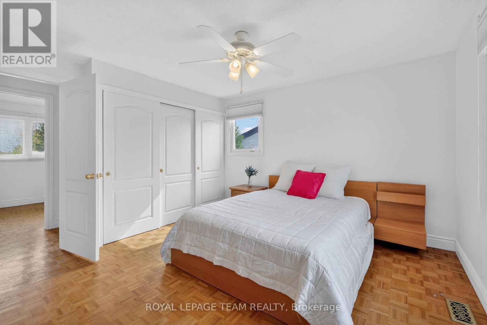 98 CANTER BOULEVARD - 23