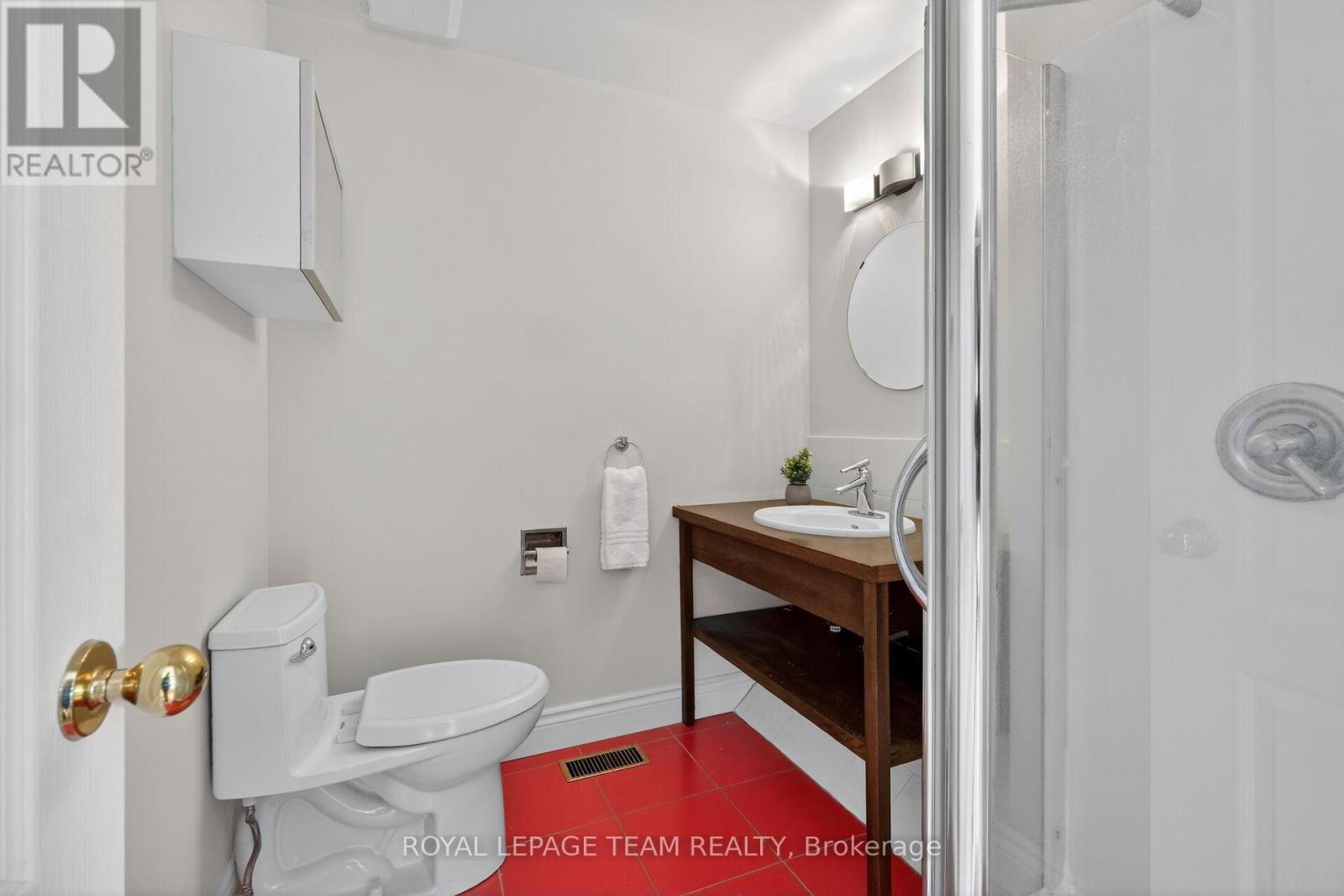 98 CANTER BOULEVARD - 24