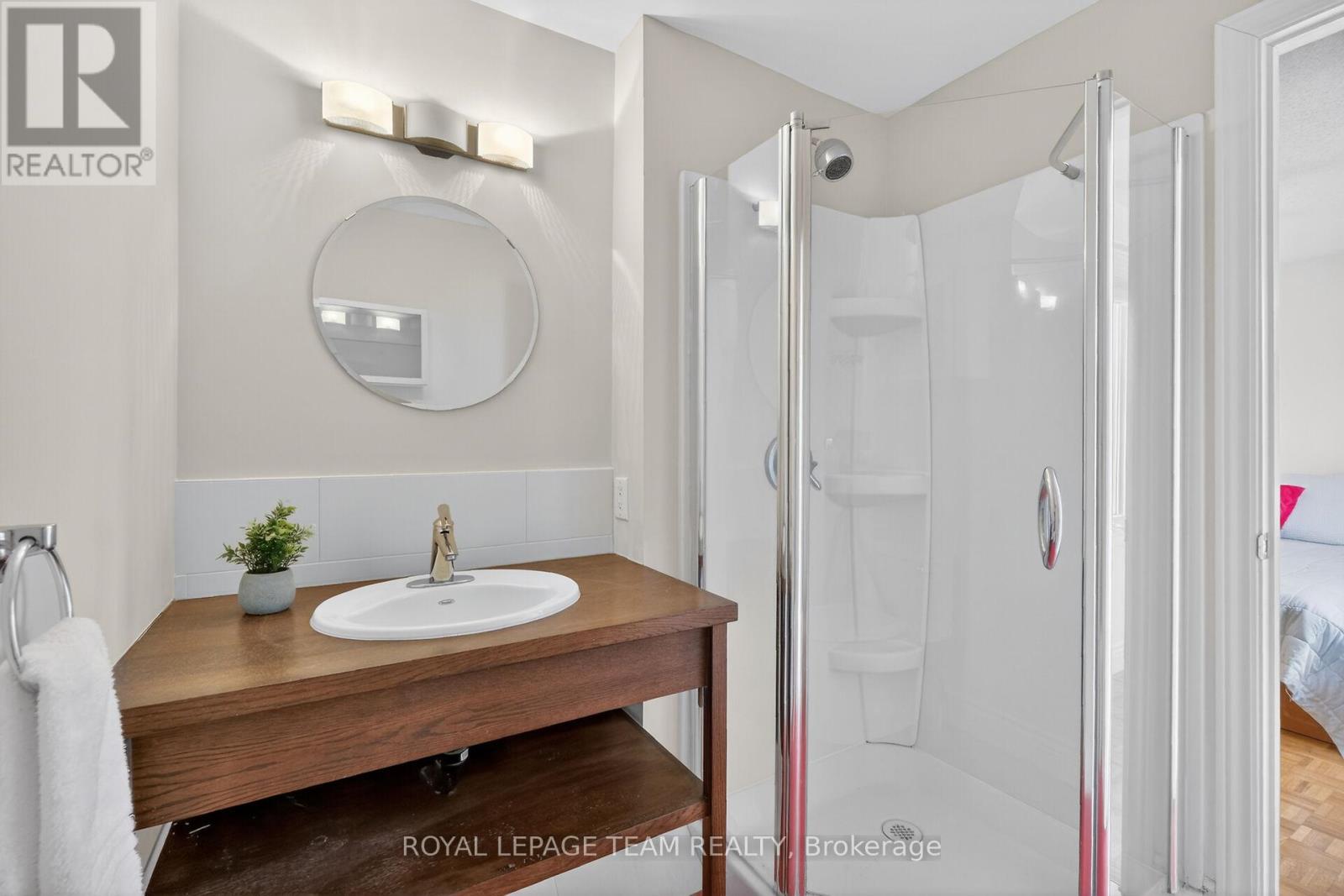 98 CANTER BOULEVARD - 25