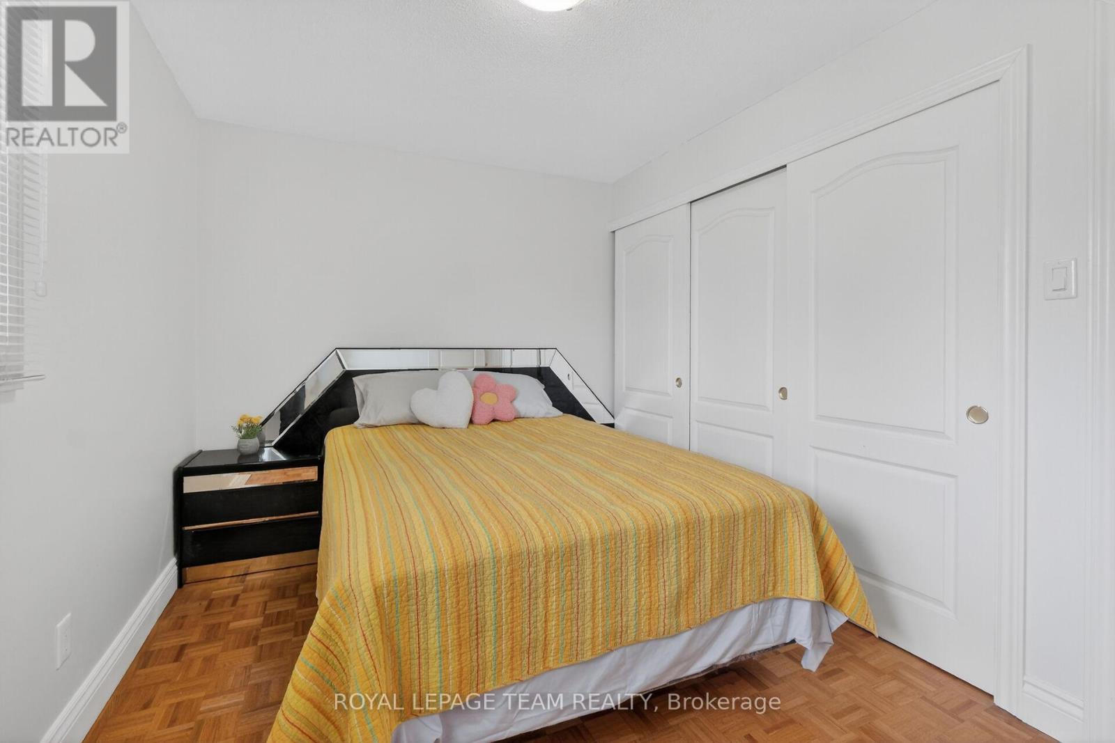 98 CANTER BOULEVARD - 27