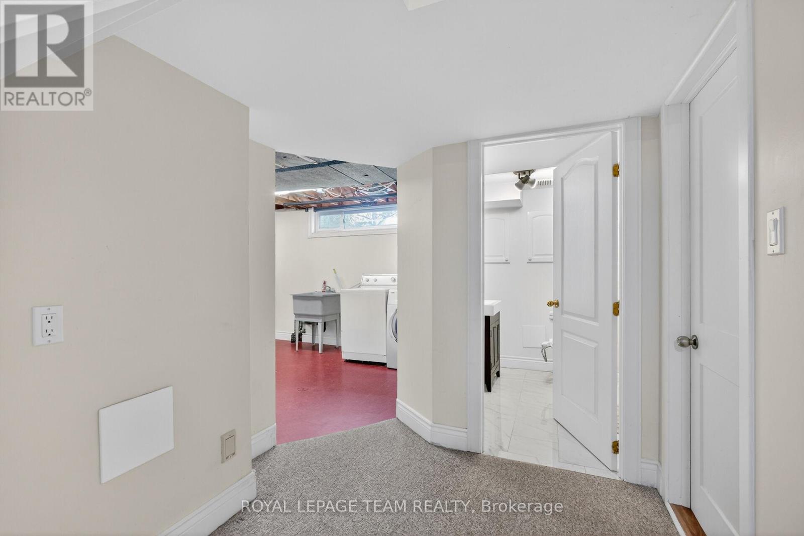 98 CANTER BOULEVARD - 37