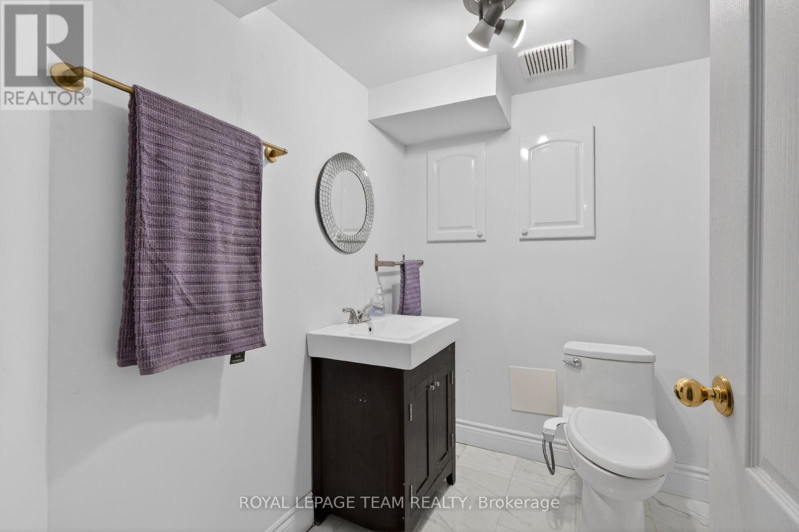 98 CANTER BOULEVARD - 38