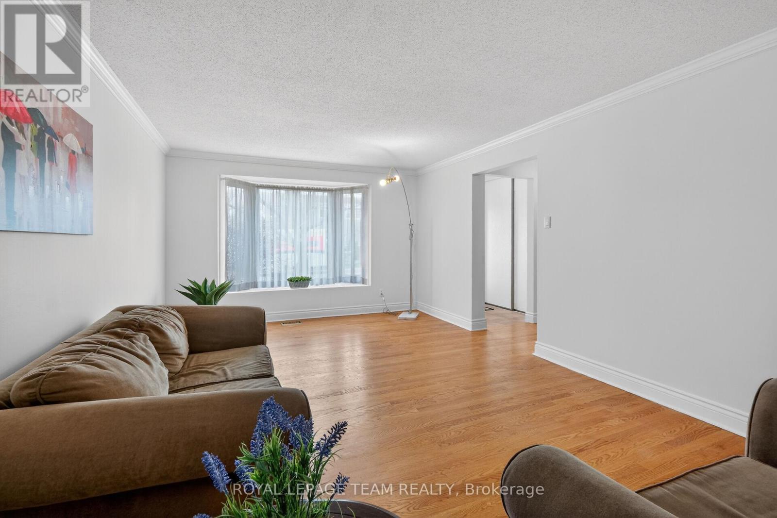 98 CANTER BOULEVARD - 4
