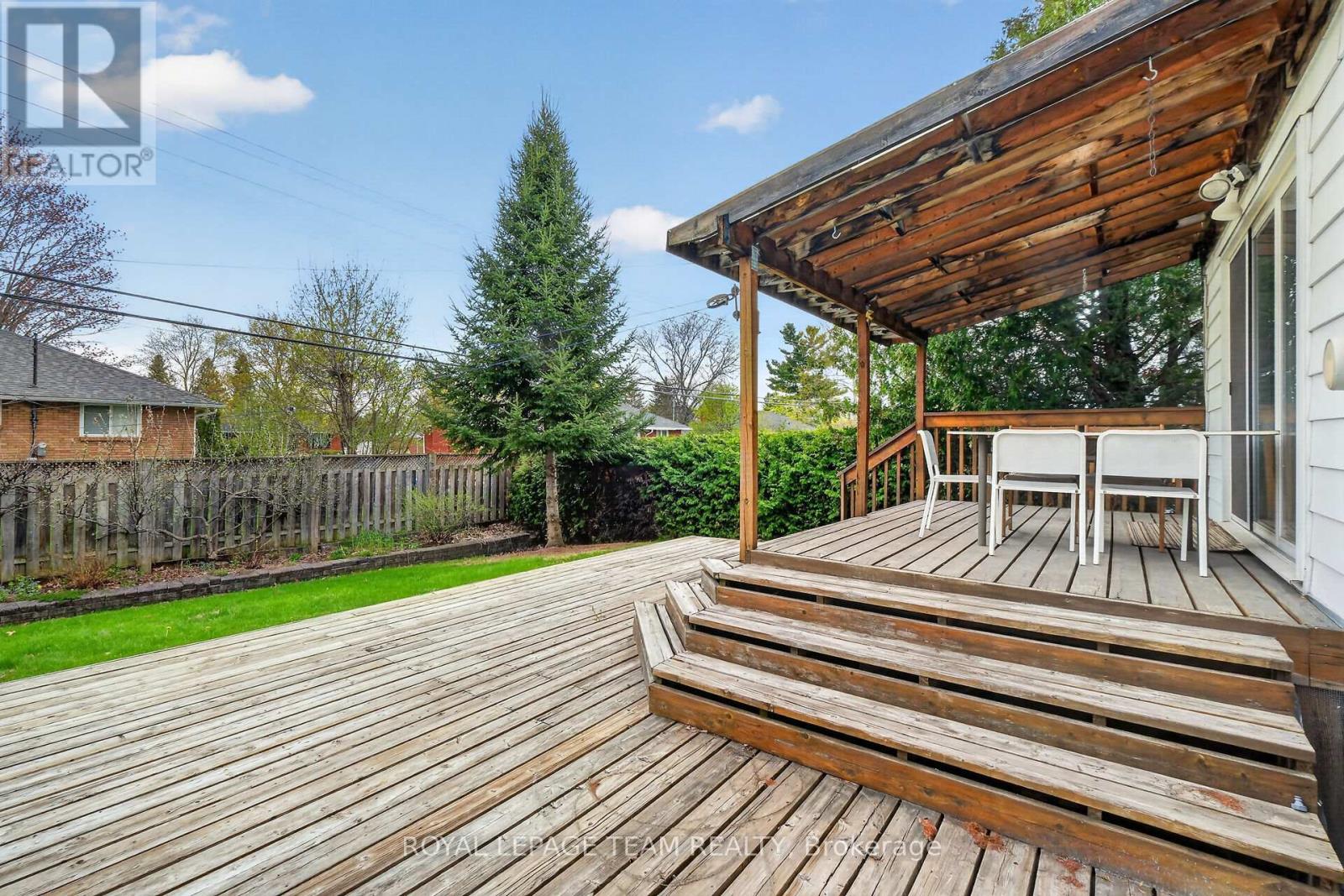 98 CANTER BOULEVARD - 45
