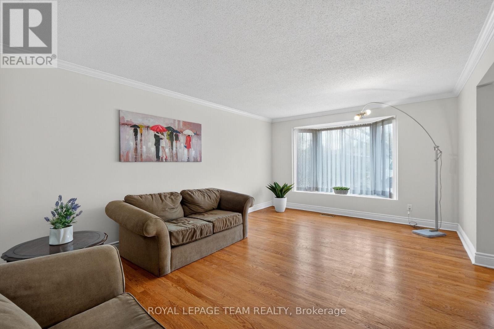 98 CANTER BOULEVARD - 5
