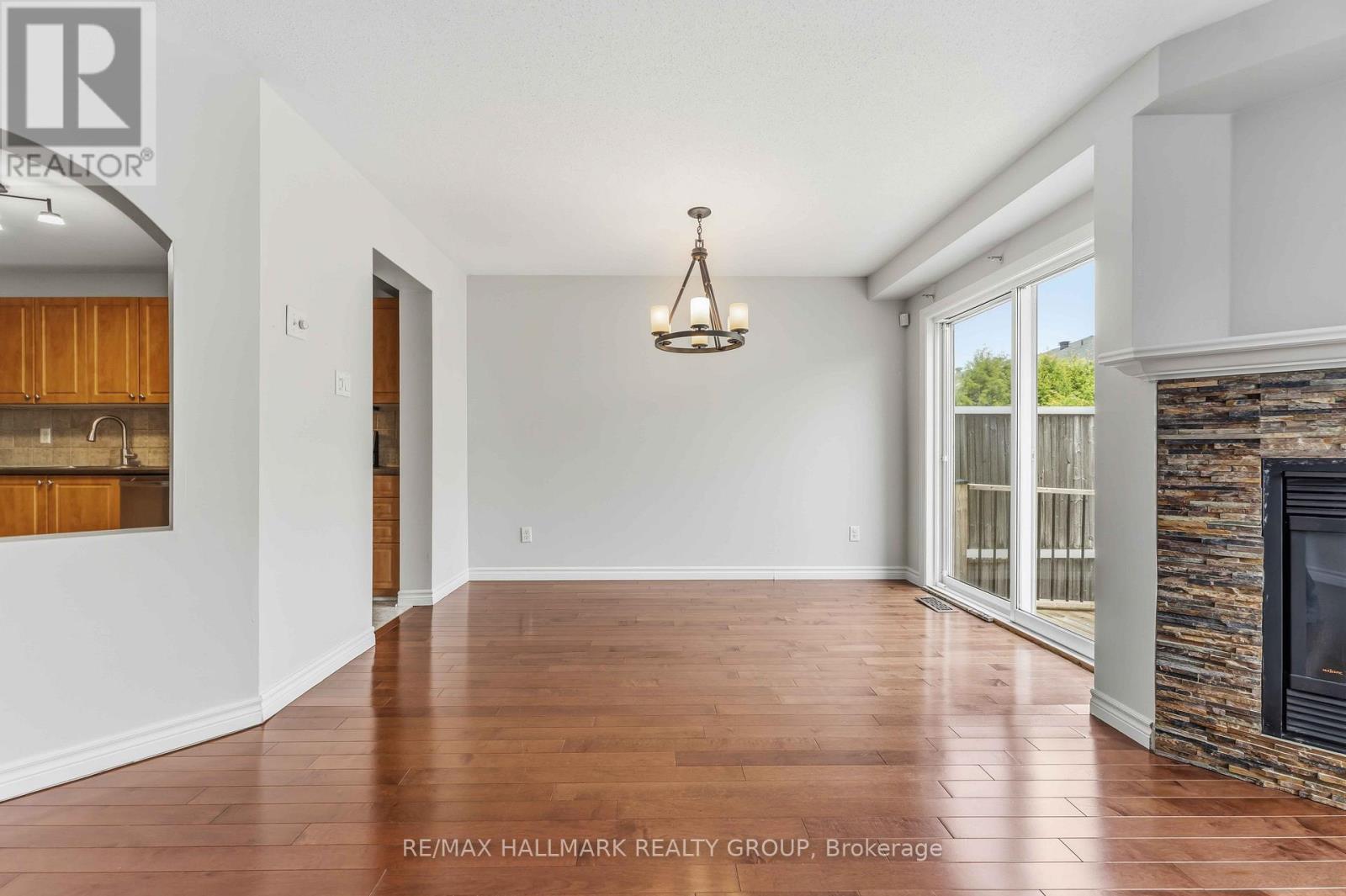 2087 HIBOUX STREET - 12