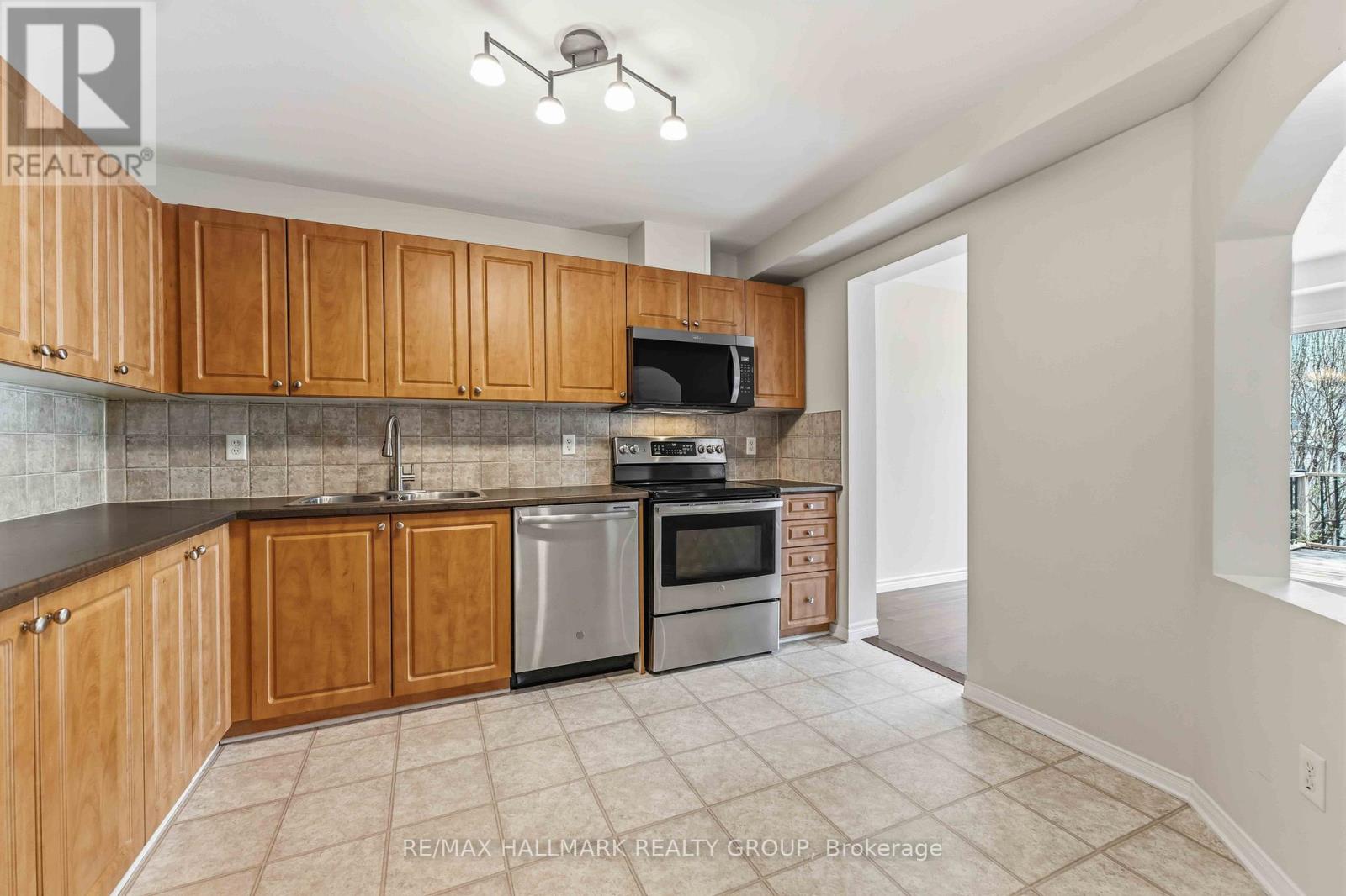 2087 HIBOUX STREET - 14