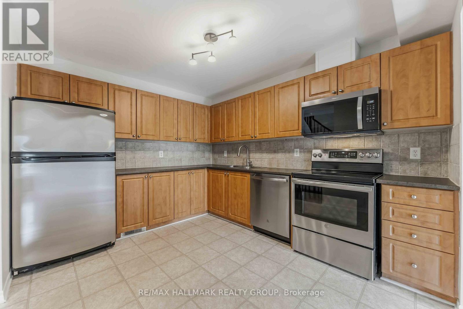 2087 HIBOUX STREET - 15