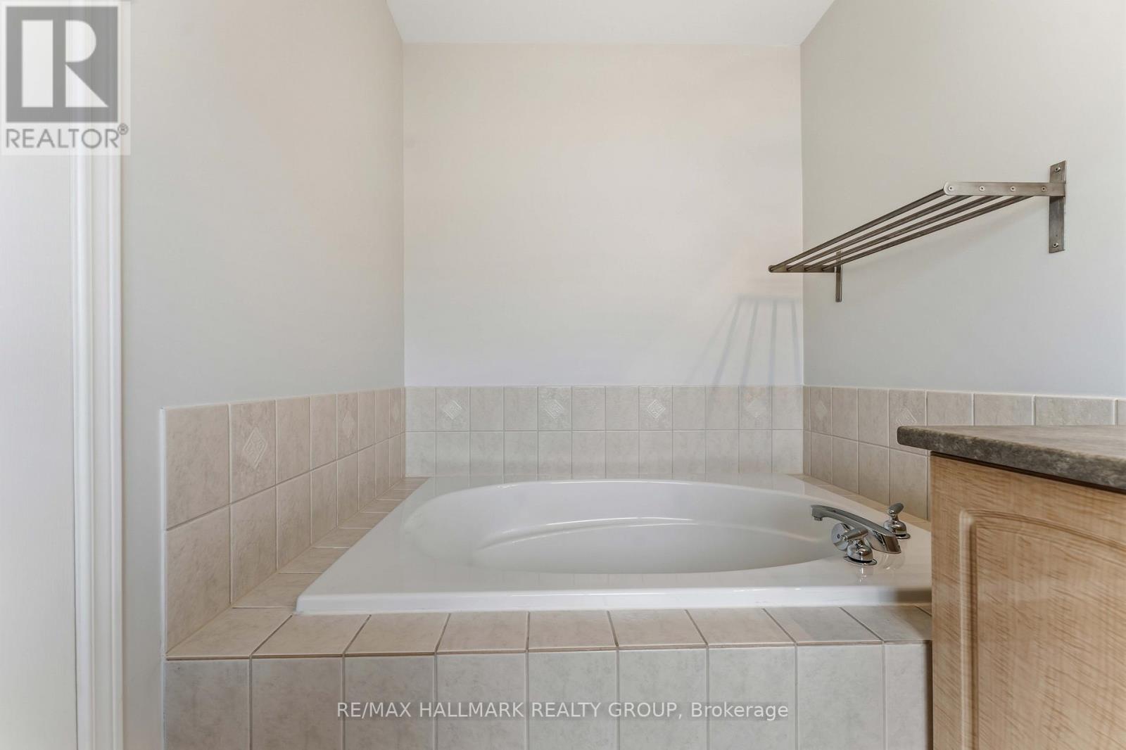 2087 HIBOUX STREET - 25