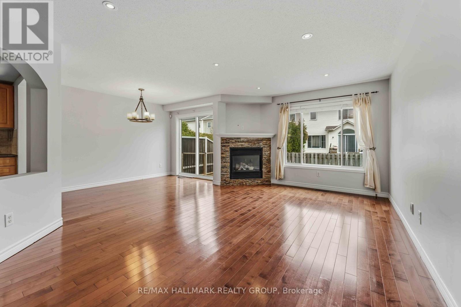 2087 HIBOUX STREET - 7