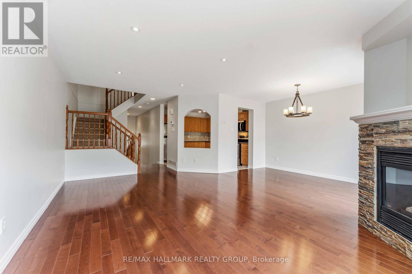 2087 HIBOUX STREET - 8