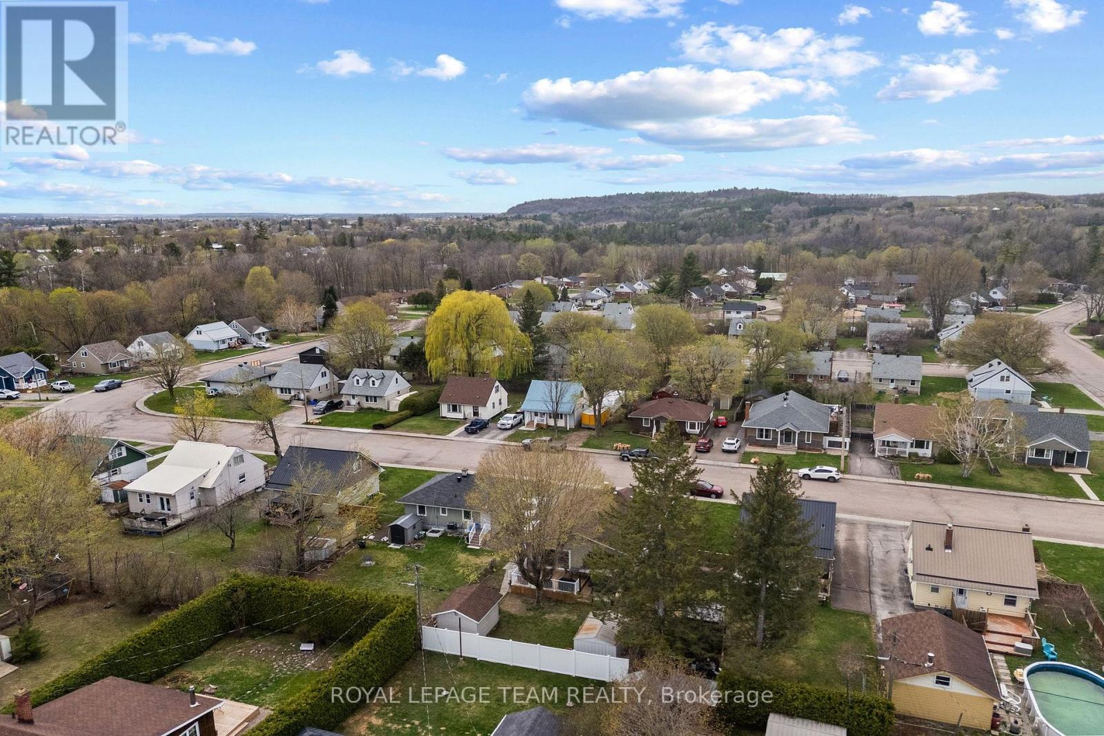 361 ARCHIBALD AVENUE - 40