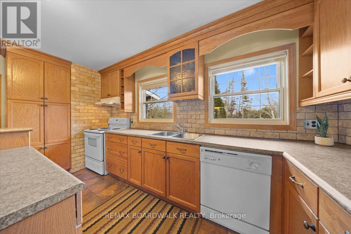 815 CHRISTIE LAKE ROAD - 11