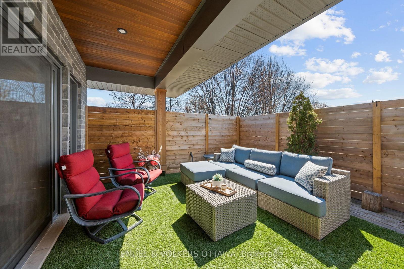 15 TIERNEY DRIVE - 25