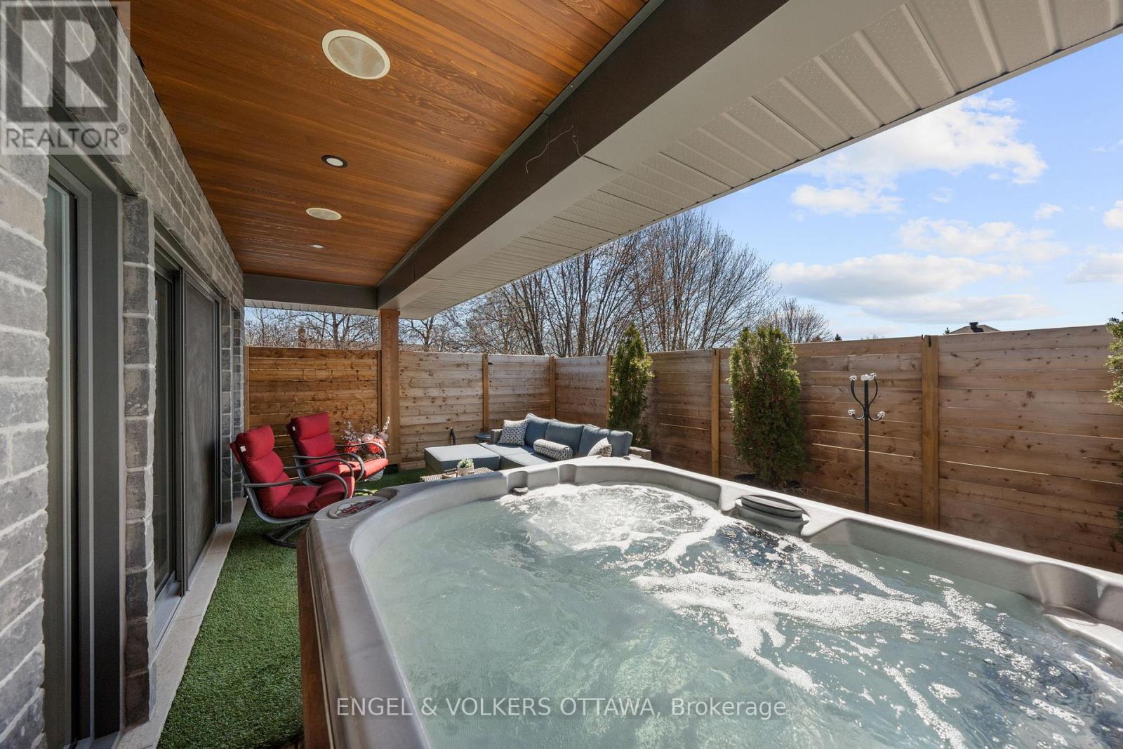 15 TIERNEY DRIVE - 27