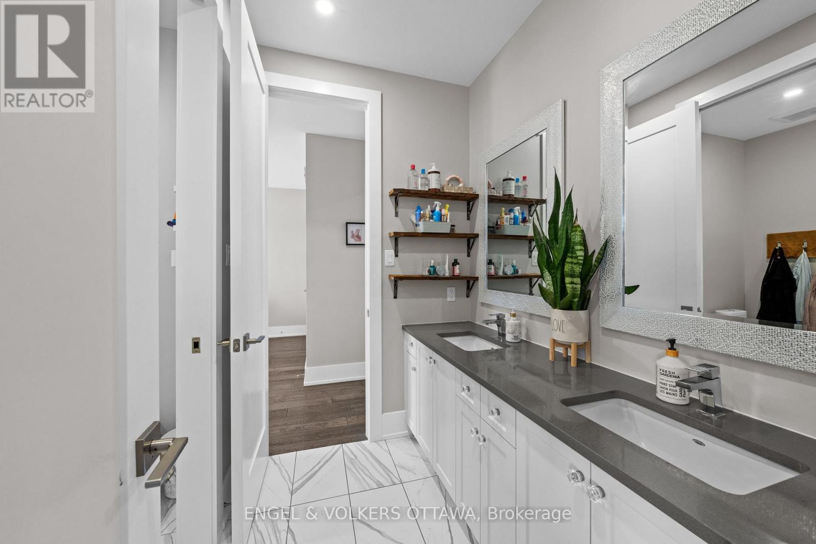 15 TIERNEY DRIVE - 29