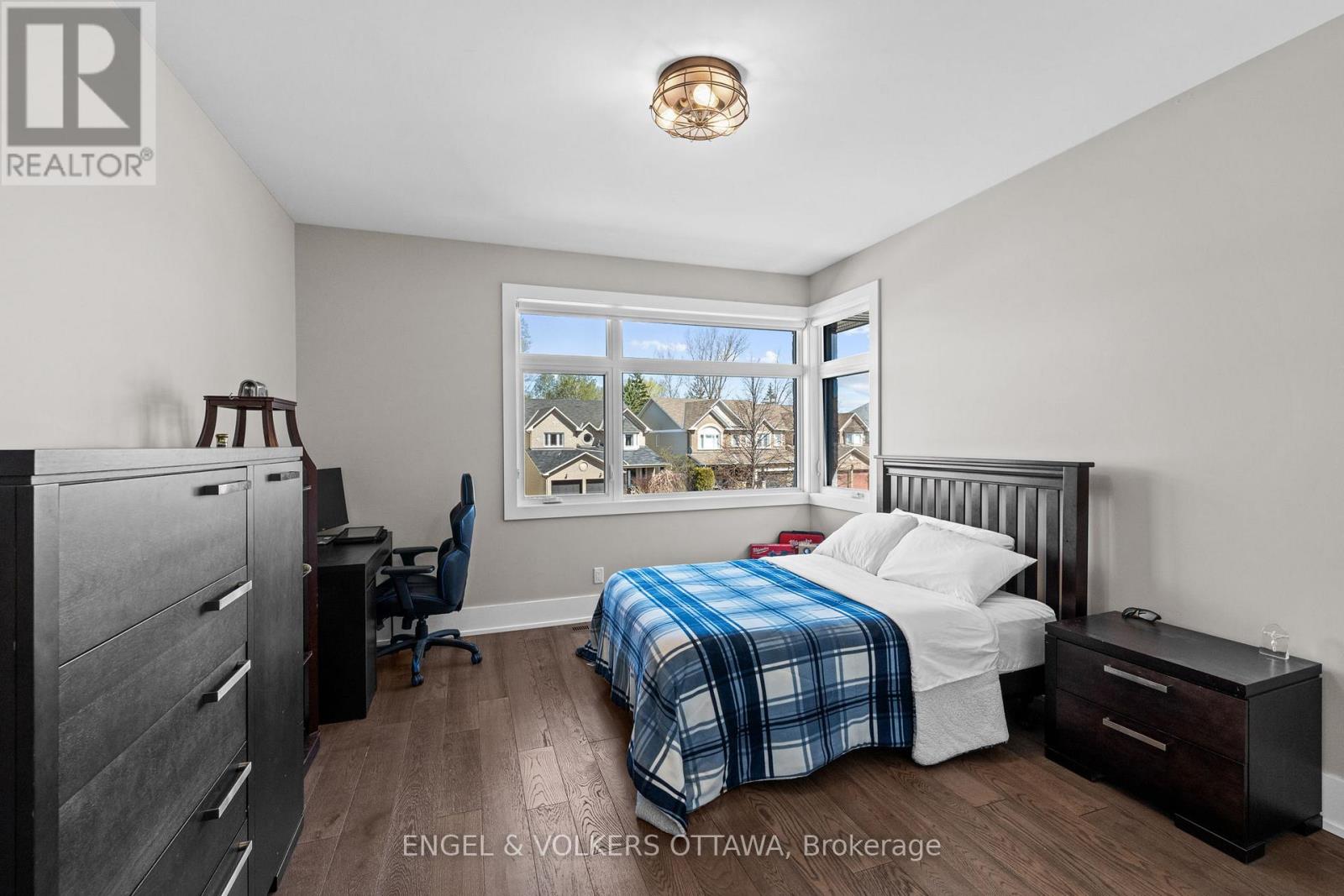 15 TIERNEY DRIVE - 32