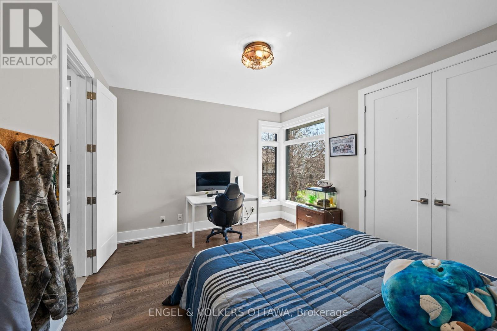 15 TIERNEY DRIVE - 35