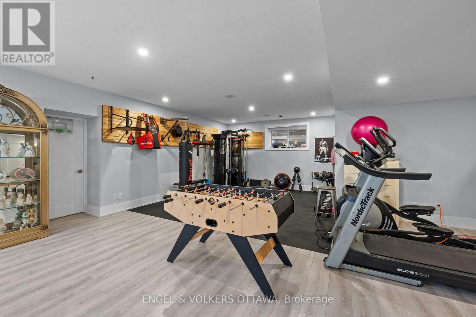 15 TIERNEY DRIVE - 40