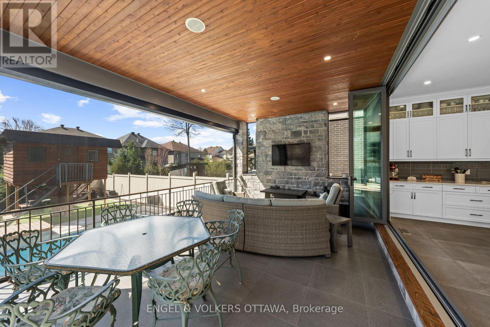 15 TIERNEY DRIVE - 48