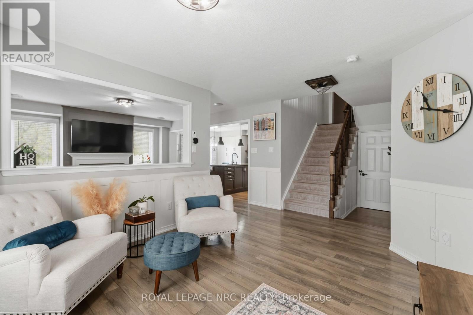 8769 DOGWOOD CRESCENT - 8