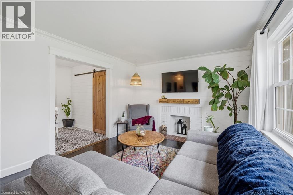 658 GENEVA Street - 6