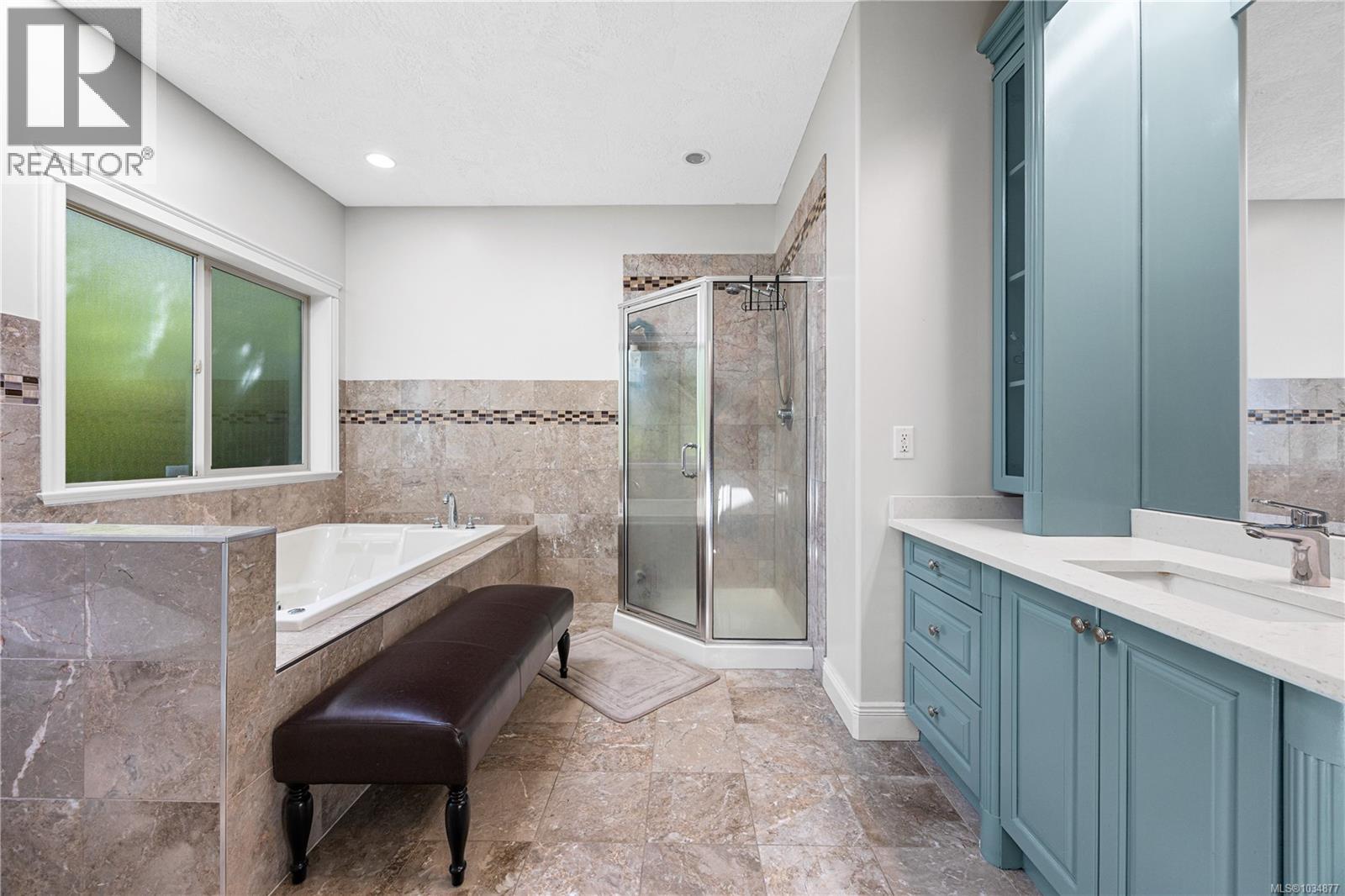 6448 Peregrine Rd - 32