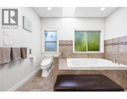 6448 Peregrine Rd, Nanaimo, BC V9V1V5 Photo 34