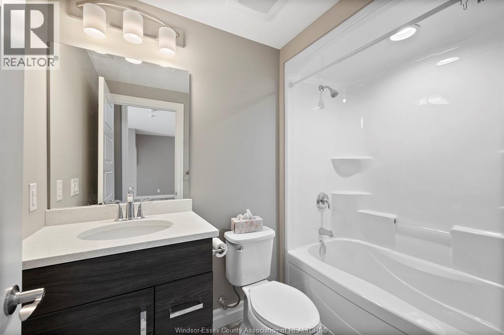 5840 Newman BOULEVARD Unit# 319, LaSalle, Ontario, N9J0E3 — Photo 22