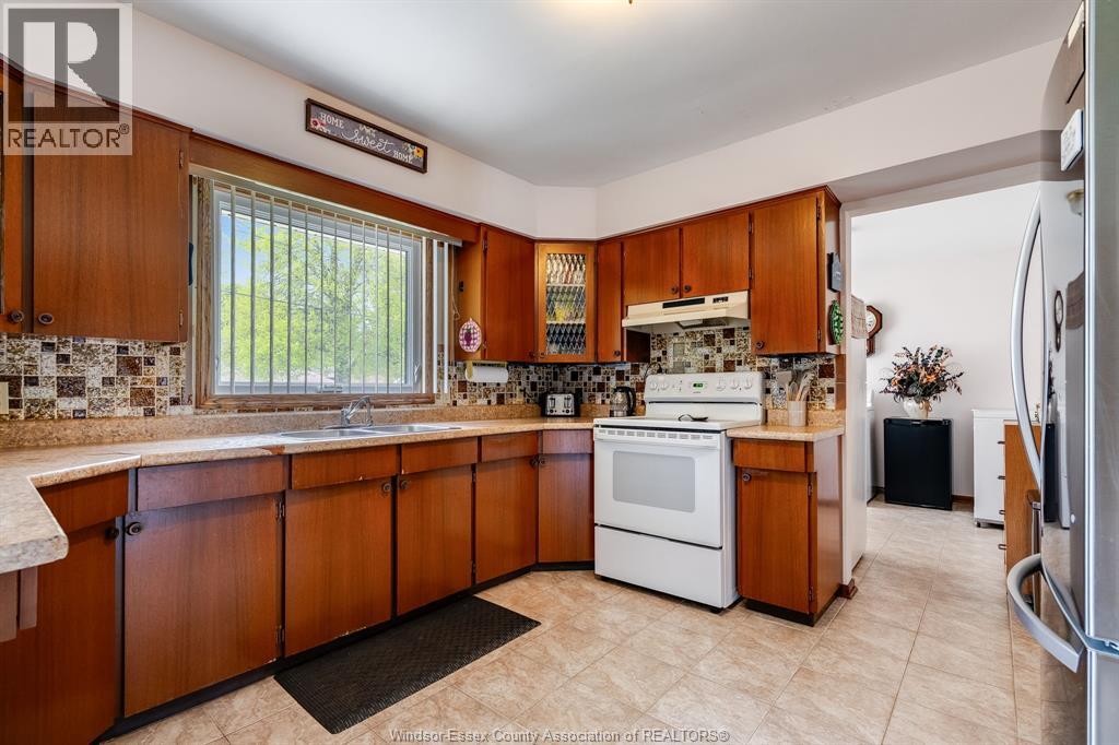 51 Lutsch, Leamington, Ontario, N8H2N5 — Photo 9