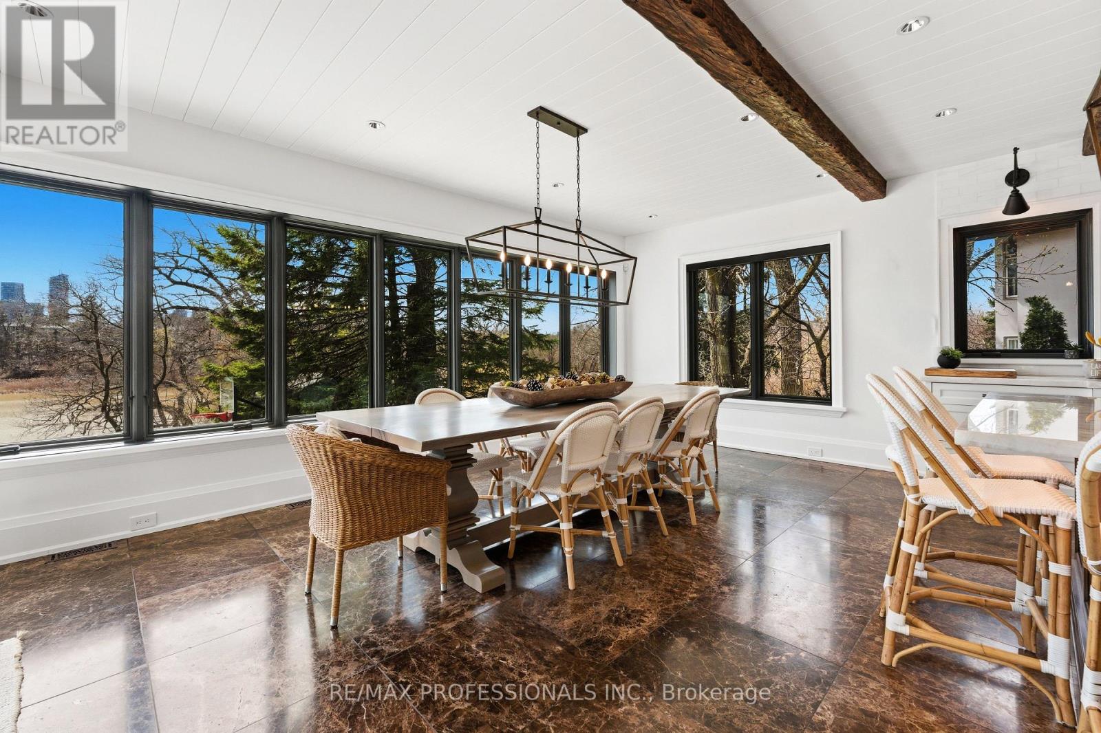 23 RIVERSIDE CRESCENT - 12