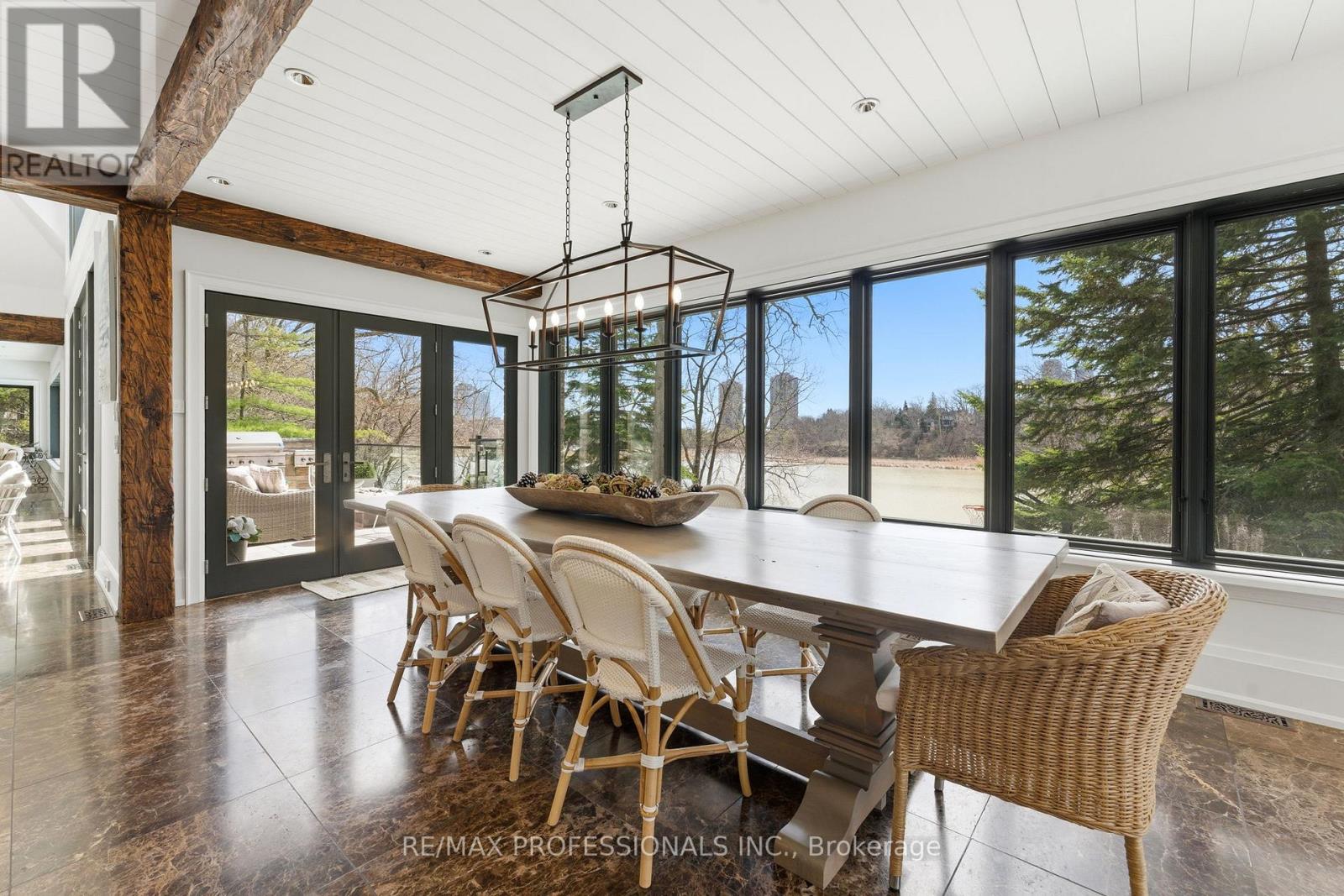 23 RIVERSIDE CRESCENT - 13