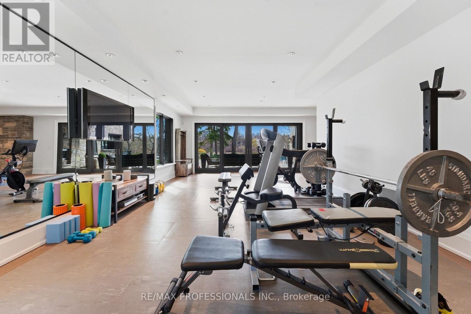 23 RIVERSIDE CRESCENT - 37