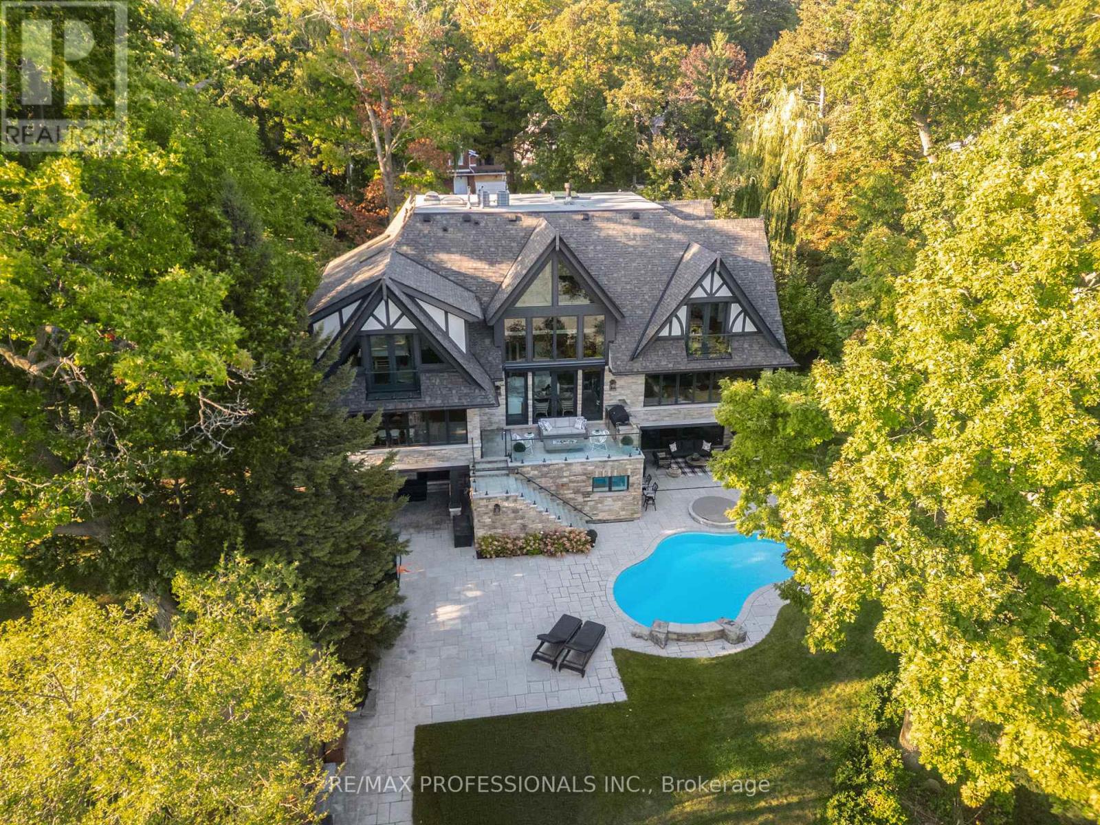 23 RIVERSIDE CRESCENT - 47