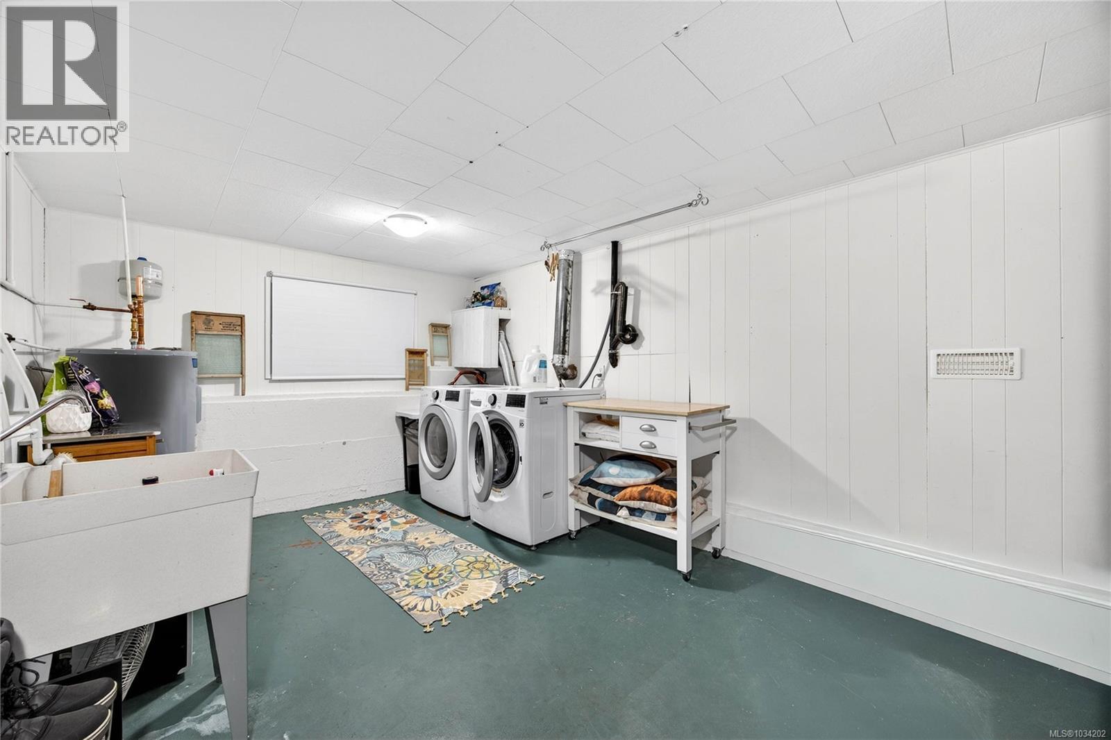  296 Woodland Drive, Salt Spring