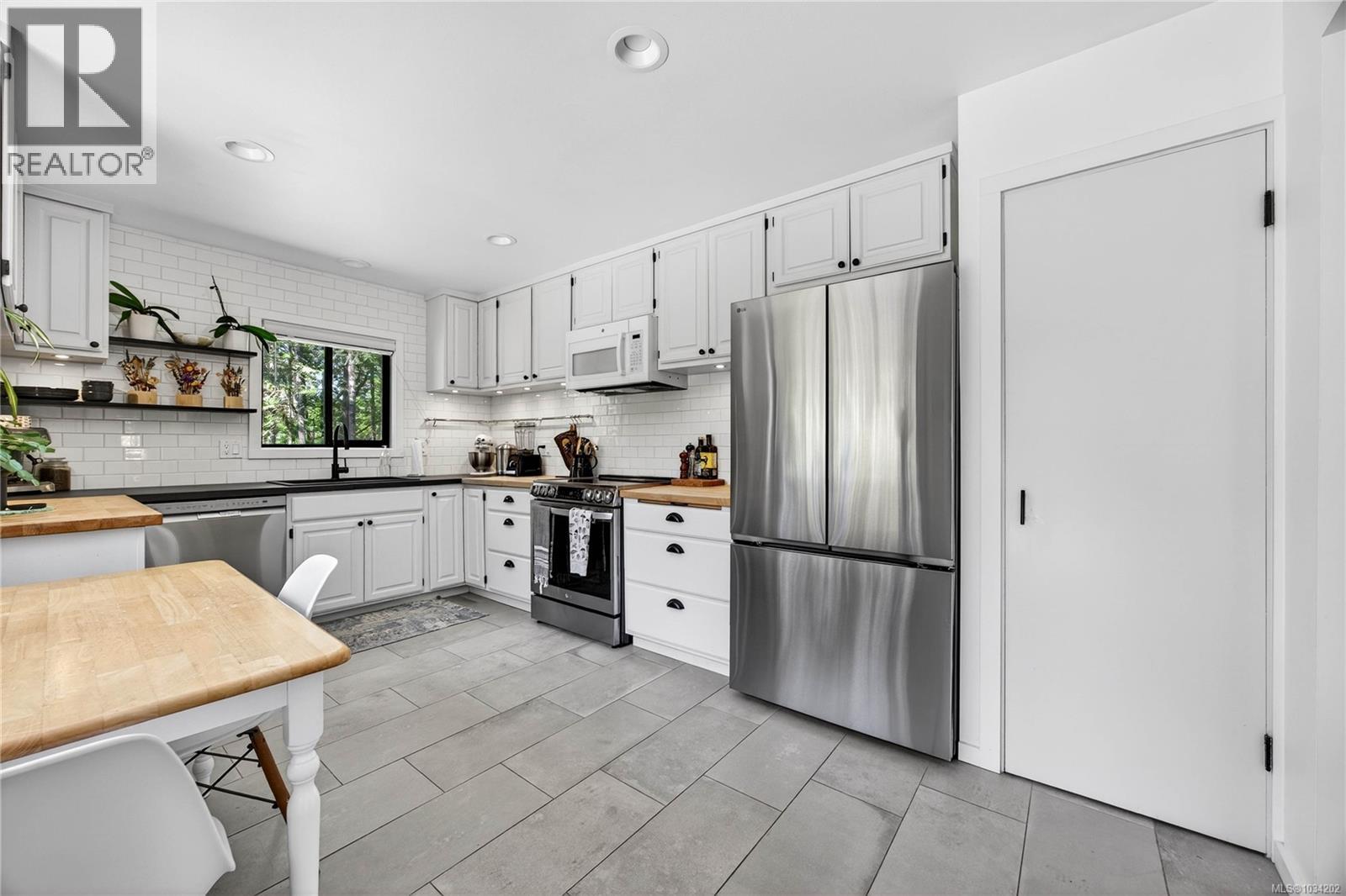  296 Woodland Drive, Salt Spring
