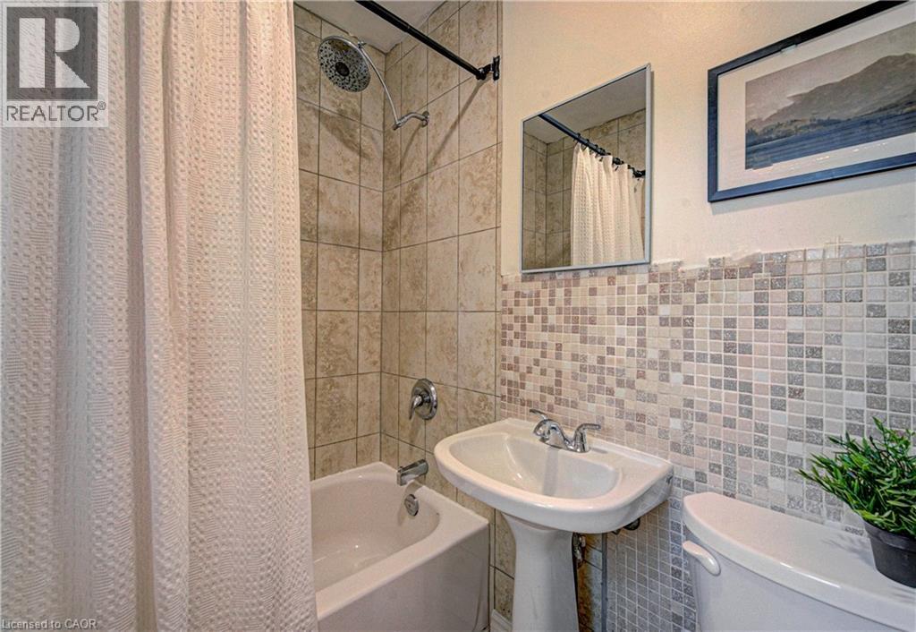 99 BELMONT Avenue W, Kitchener, Ontario, N2M1L5 — Photo 20