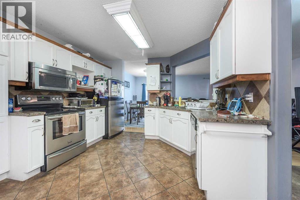3810 Catalina Boulevard NE - 8