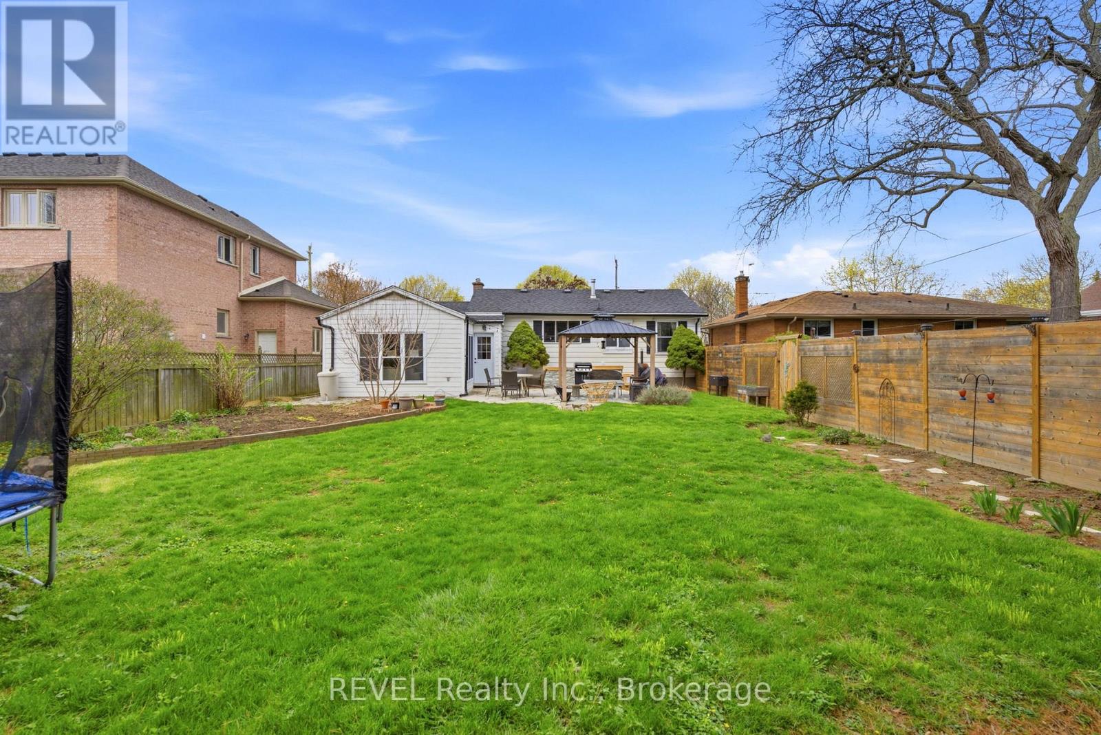 658 GENEVA STREET - 32