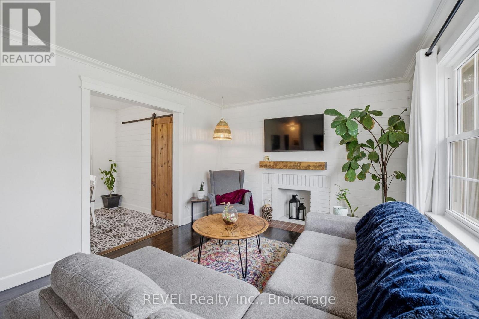 658 GENEVA STREET - 6
