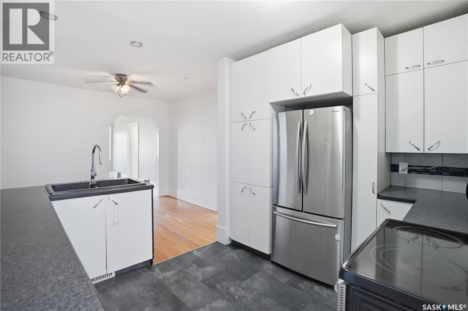 3727 VICTORIA AVENUE - 14