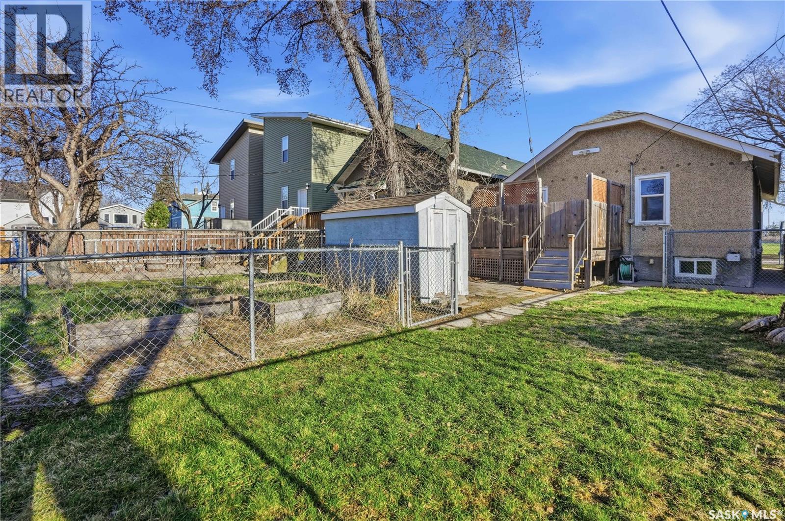 3727 VICTORIA AVENUE - 28
