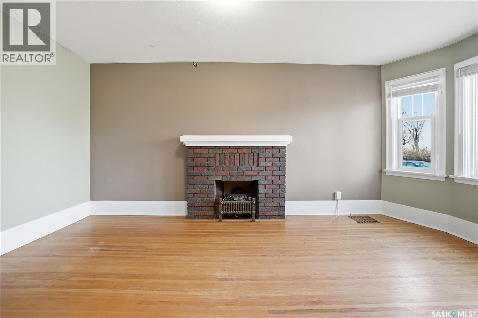 3727 VICTORIA AVENUE - Image 3