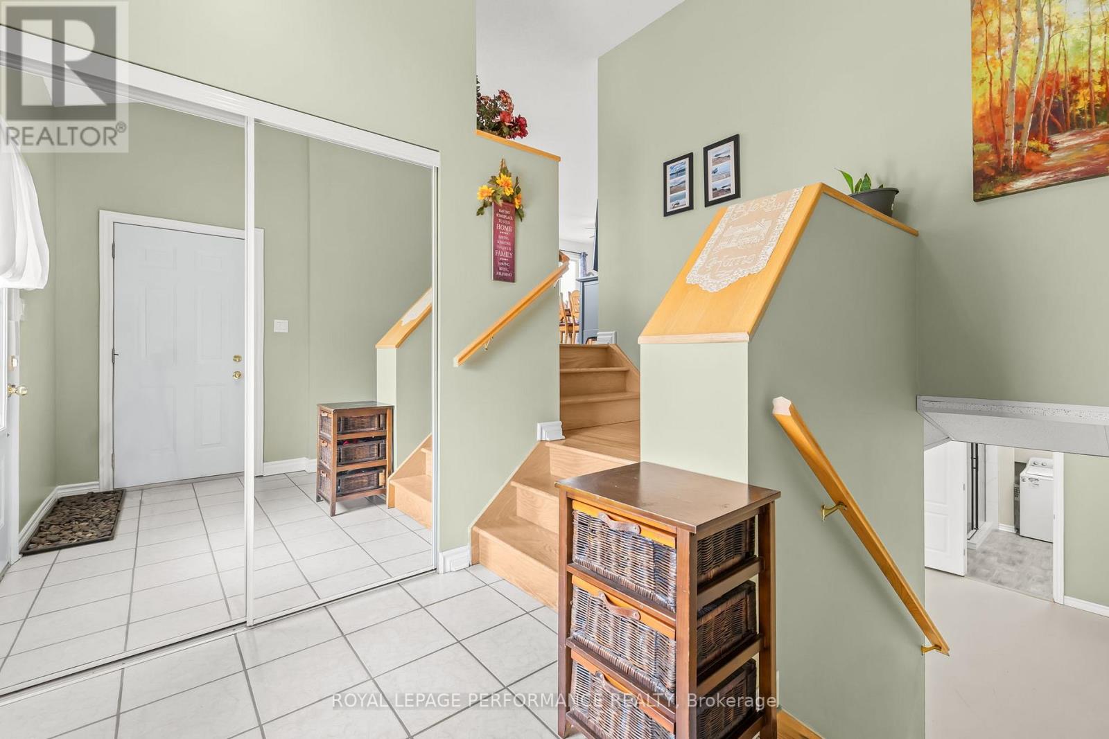 6 SARAH STREET - 4