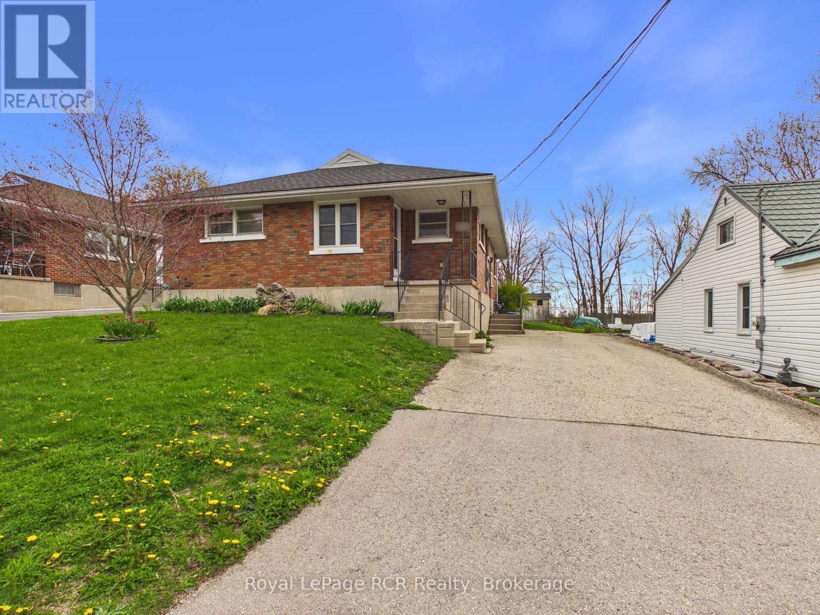 153 CARLING TERRACE - 1