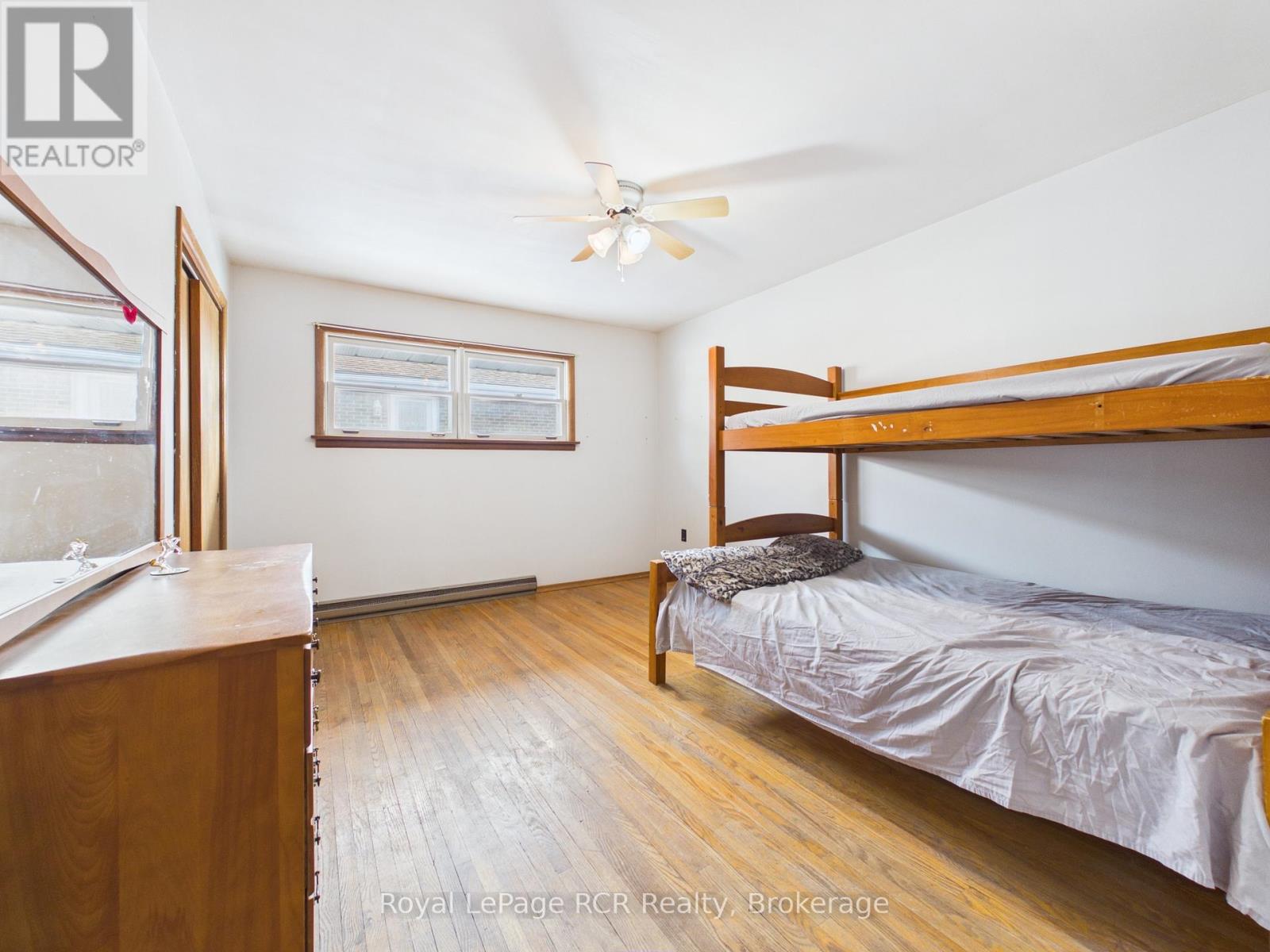 153 CARLING TERRACE - 11