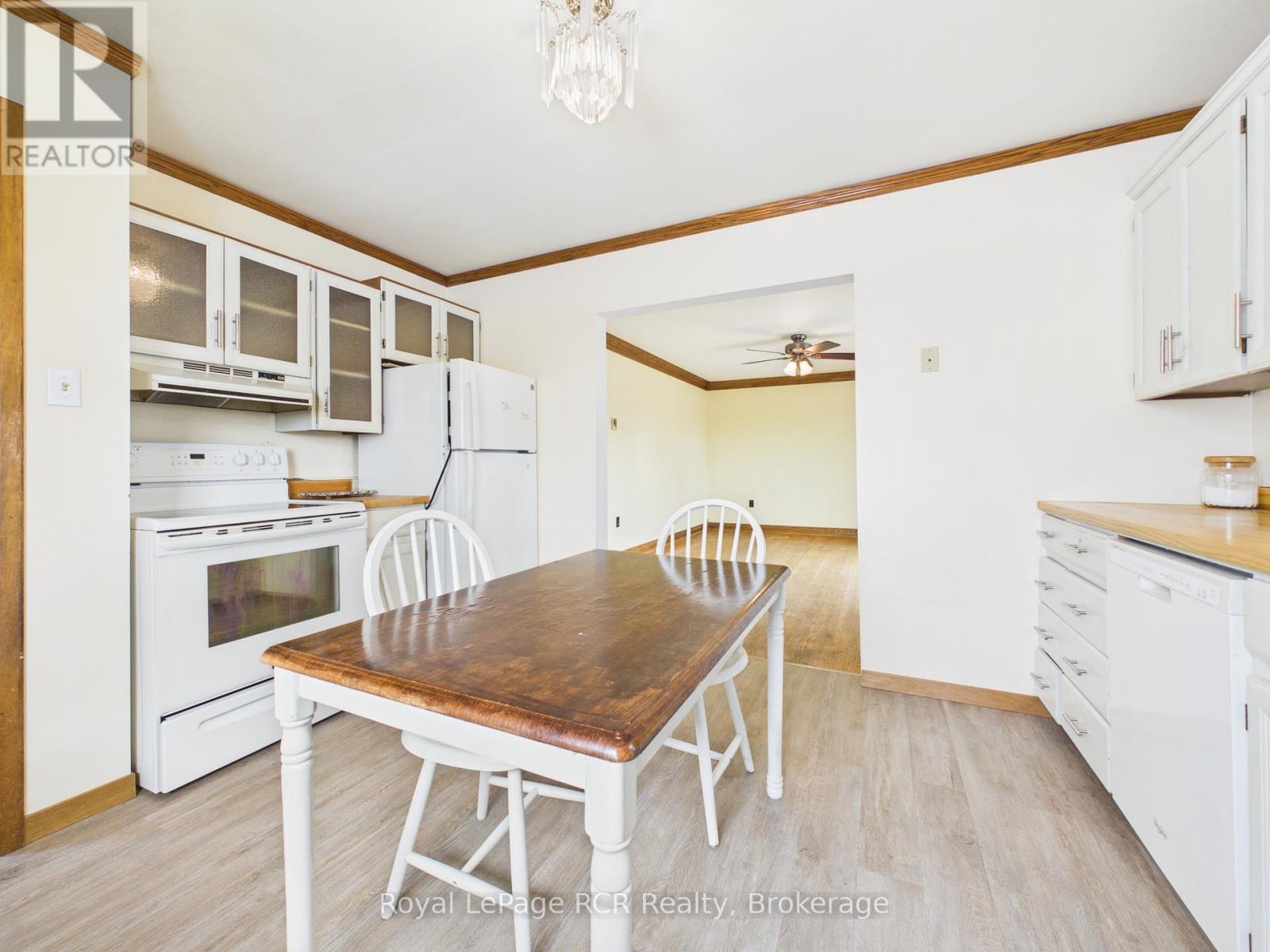153 CARLING TERRACE - 16