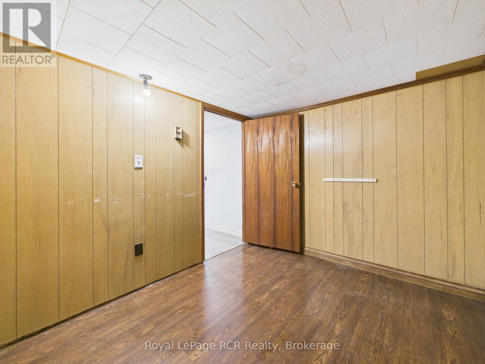 153 CARLING TERRACE - 22